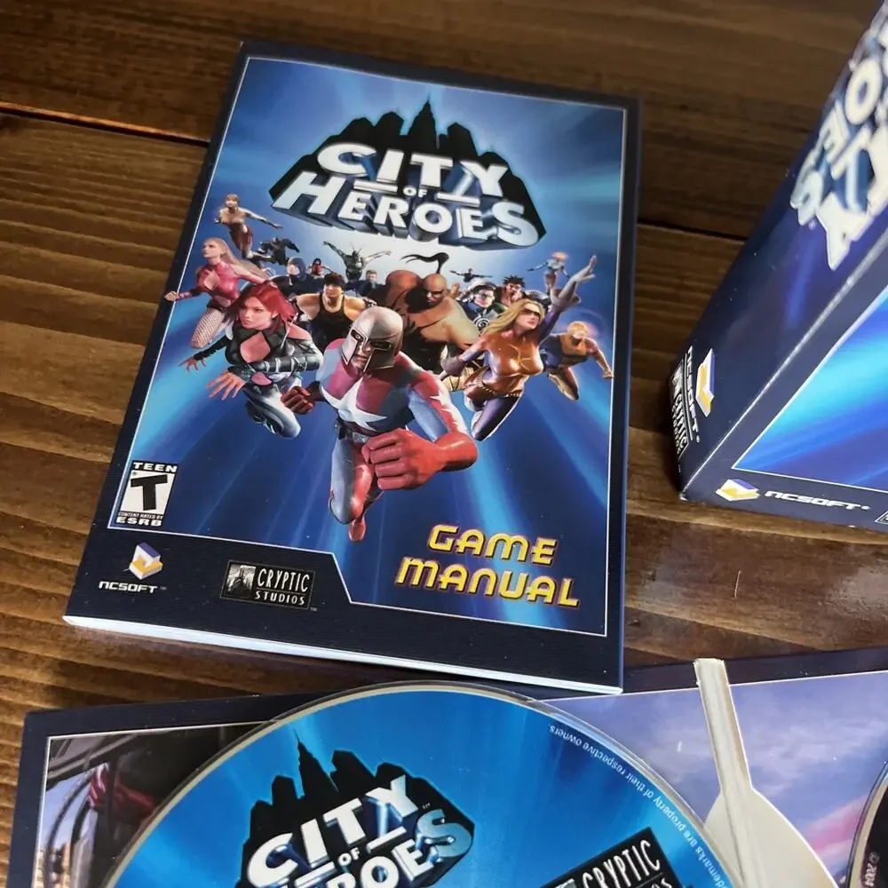 City of Heroes (PC, 2004) W Disc 1 &2, Game Manual & Map, Inserts VGUC